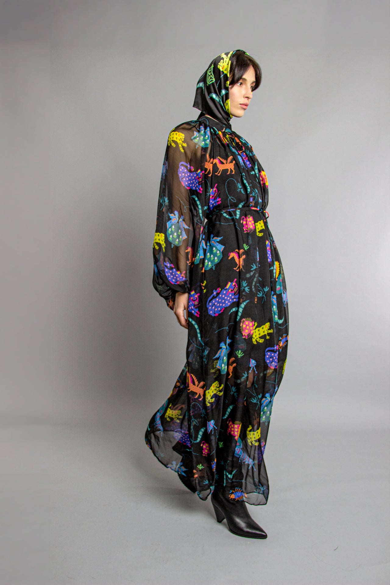 Flowy wrap maxi printed silk dress with long sleeves