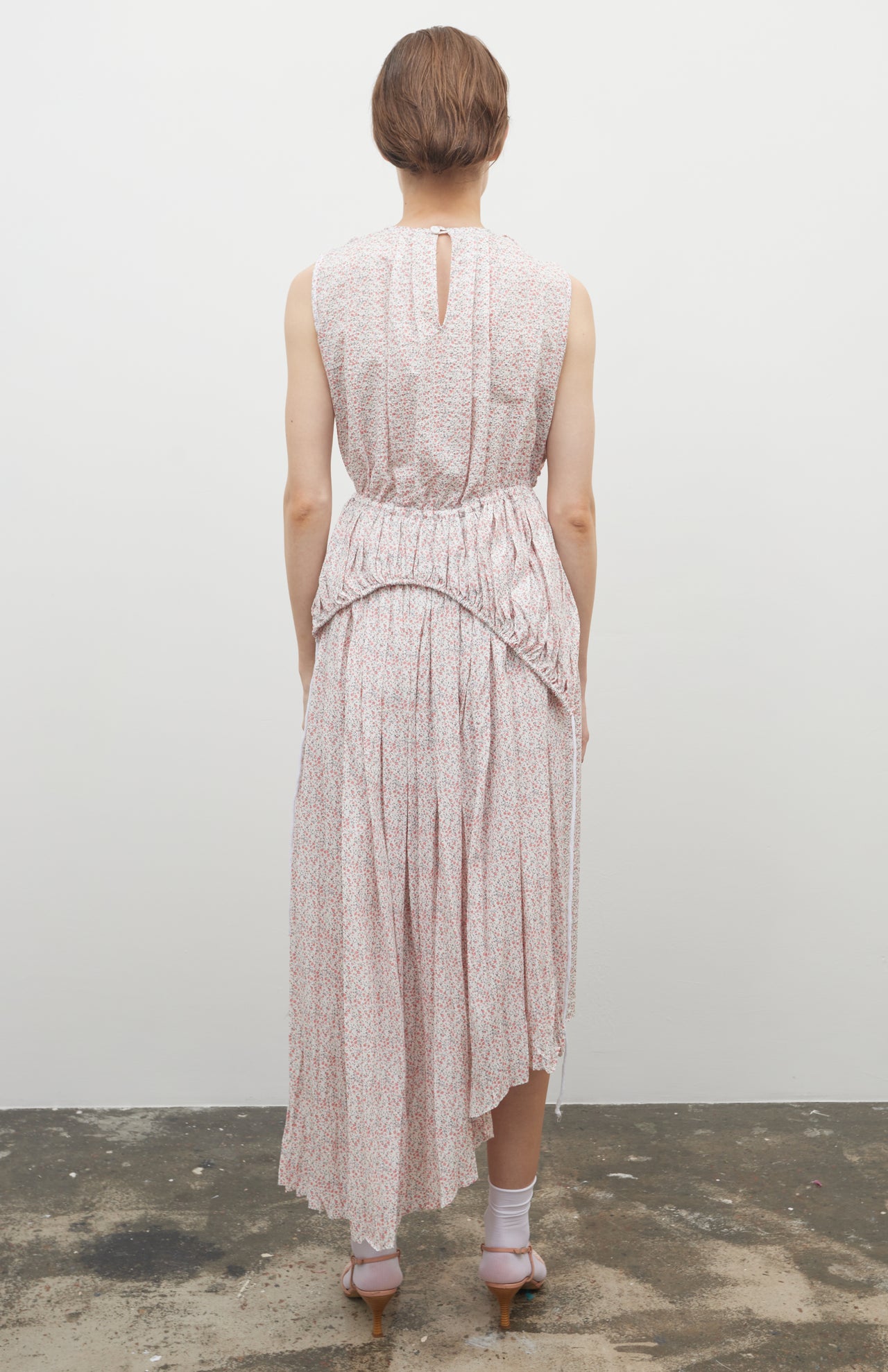 Floral-print pleated asymmetric skirt