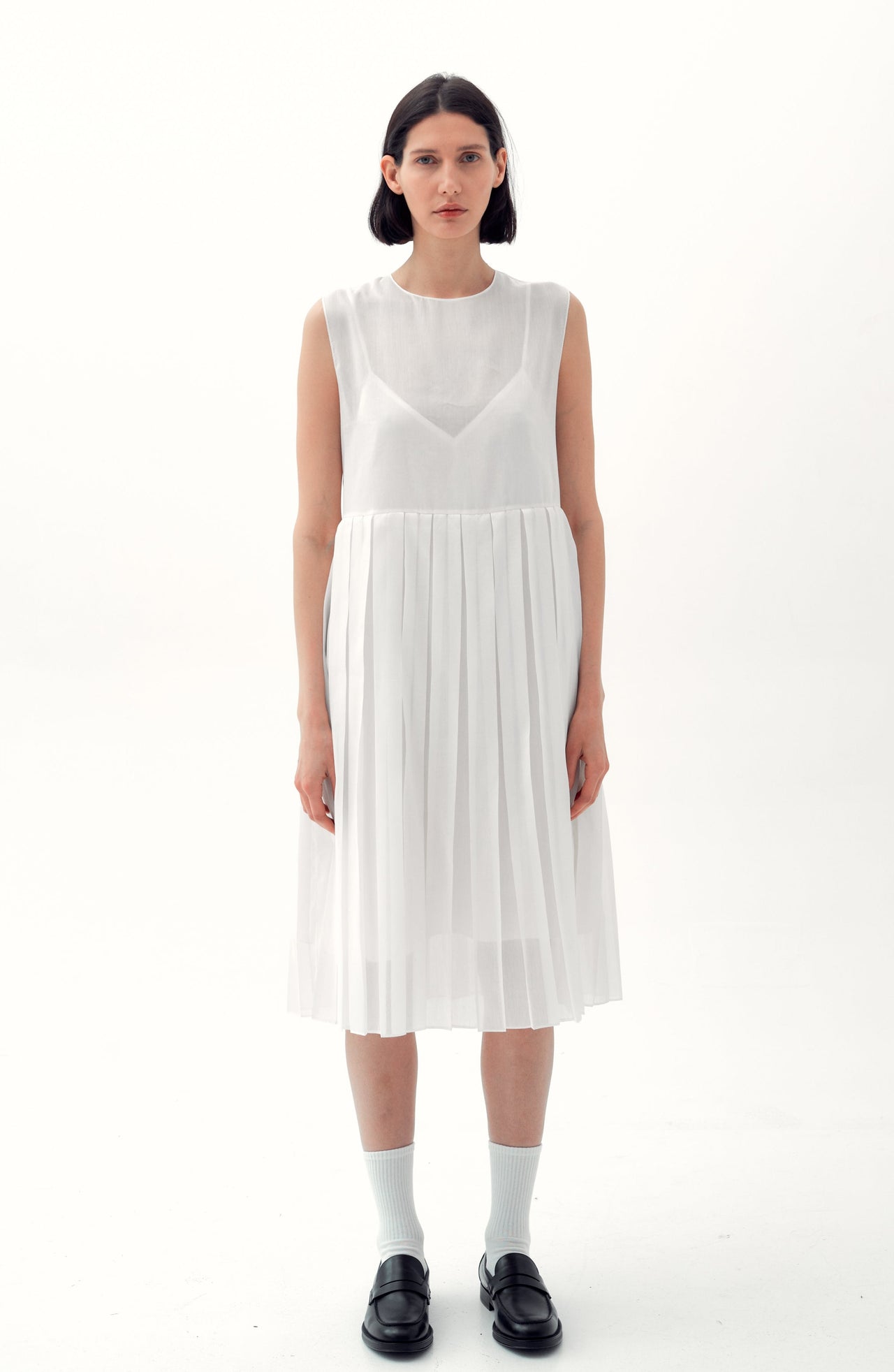 Midi dress with pleated bottom